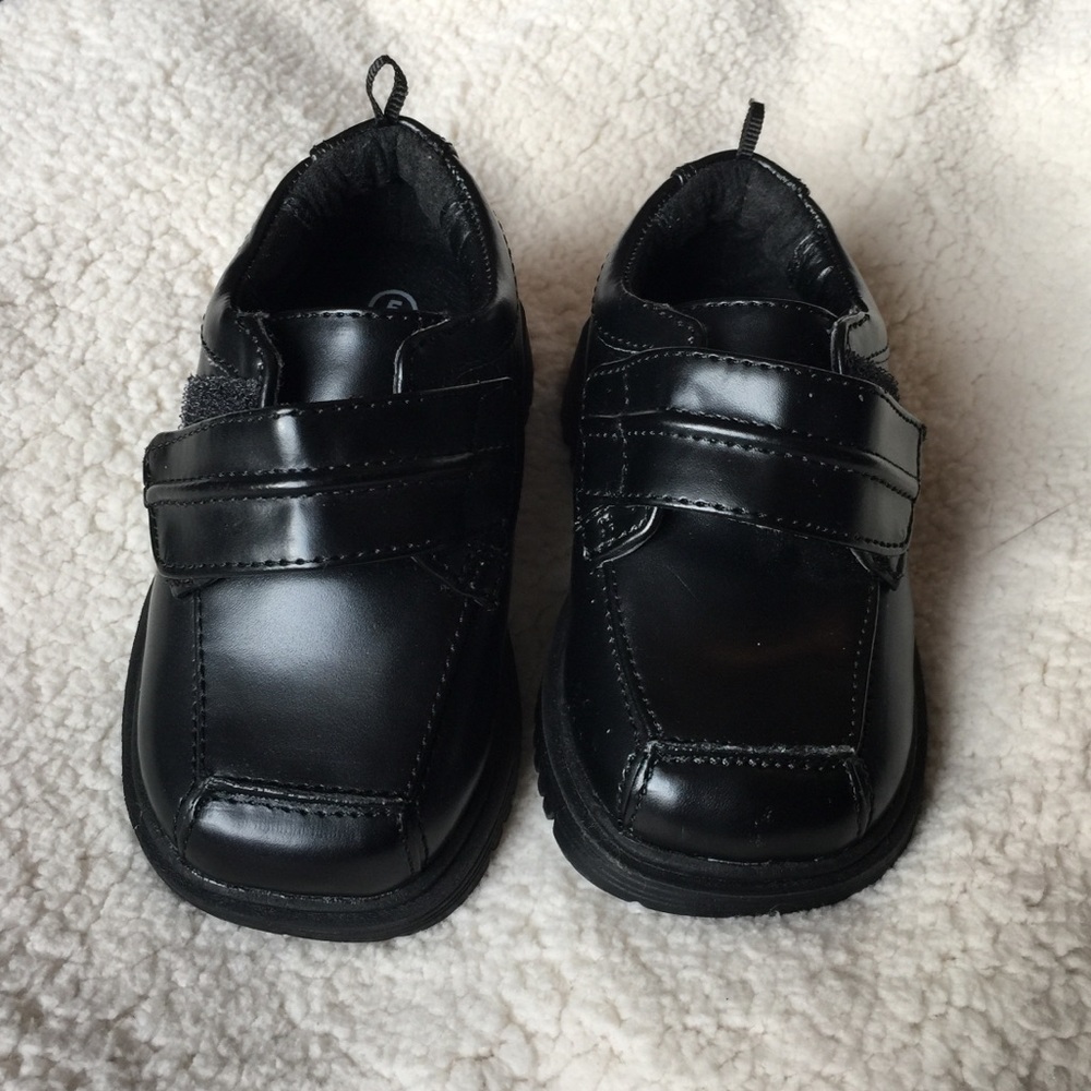 Black dress shoes // size 5